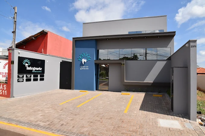 Fachada externa da clínica Dra. Vivian Milozo — Jaú/SP